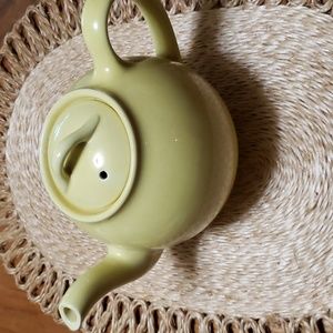 Tea pot